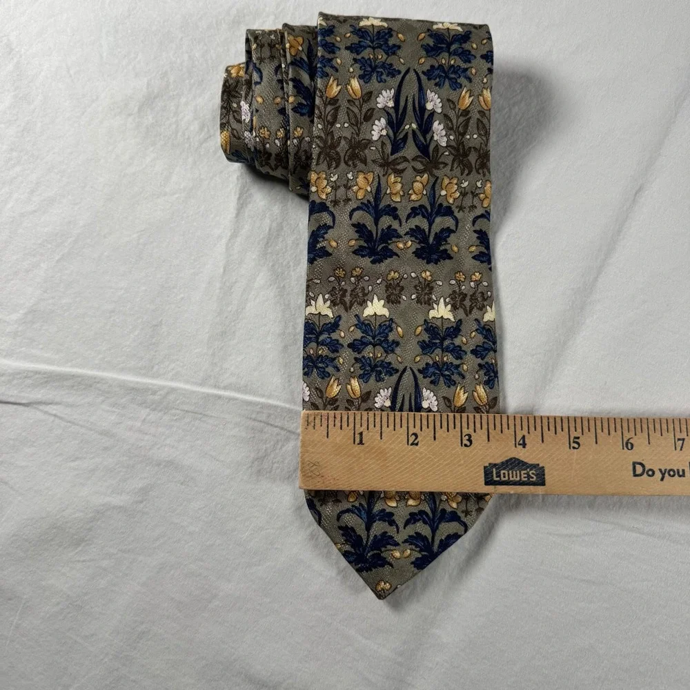 Structure Men's Taupe Floral 100%‎ Silk Made in Italy Necktie